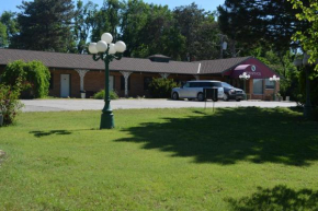 The Evergreen Motel in Kansas